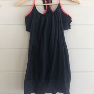 Lululemon tank top w/ built in bra!